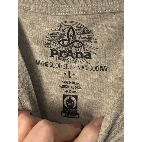 PrAna Men's Graphic T-Shirt Wolf Howling Pack Logo Size L - Picture 3 of 6